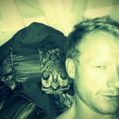 tucker cyrüs royalé