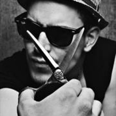 Rick Robertsalon Beverley