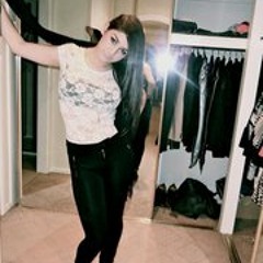 Angelika Apostolatos