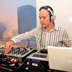 DJ JAKUS