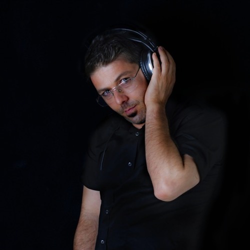 Simon l. Исполнитель simon песня down.