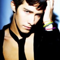 Zak Momo Schiller