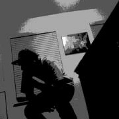 Very shitty dubstep/hip hop mix i made over a year ago.