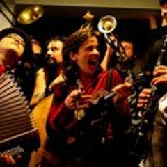 01 Freylekhs Fun Der Khupa