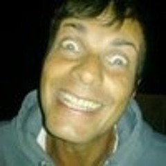 raik@achteinhalb.com