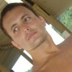 Alexandre D Claudino