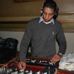 محمد حماقى شحبطه على الحيط من كرمبو 2011