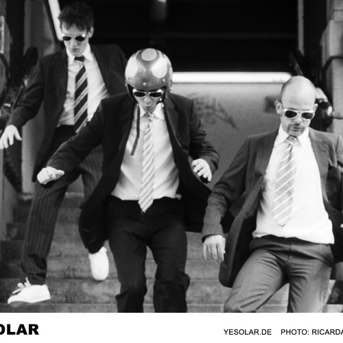 YE:SOLAR - Hithot (VinylVibes 2004)