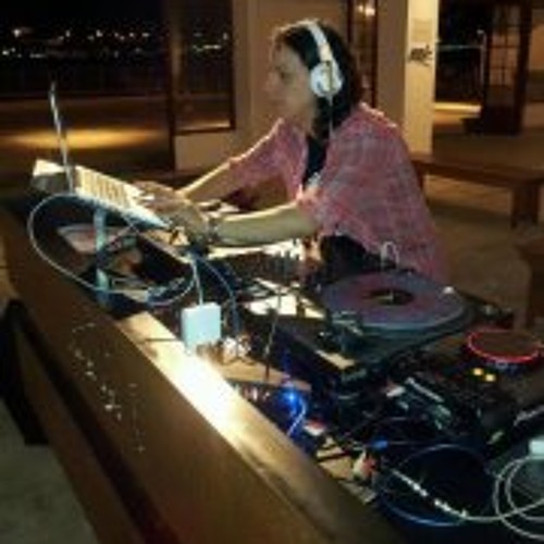 DJ Carina Lima’s avatar