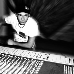 Sean Finn - The Rhythm Of The Night ( Simon From Deep Divas Rmx)