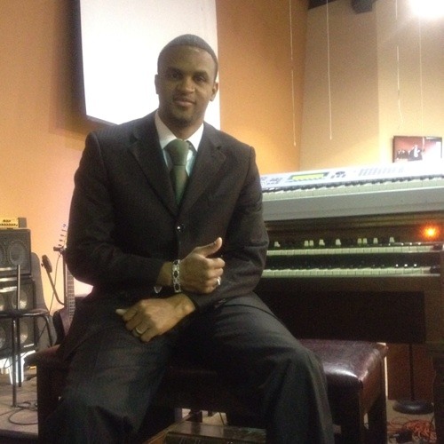 I'm playing organ after church just alil bump !  Lol
