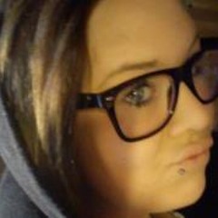 Nici Superheldspinnerin