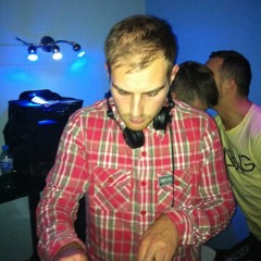 Tom Retro / T-RO