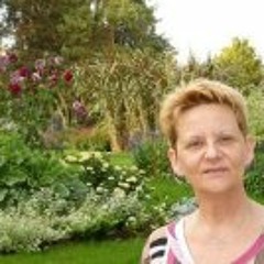Annie Annie Okrzesik
