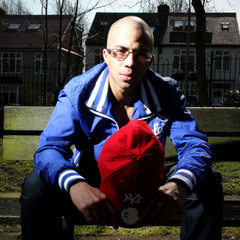 G Maculate