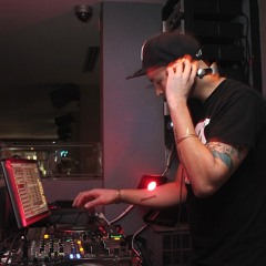 DjN1