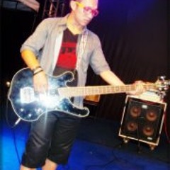 Selawang Bassist