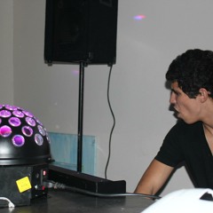 DJ Carlóu