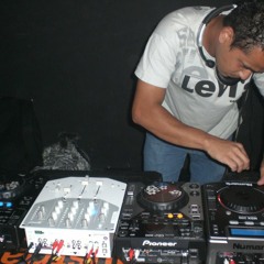 djjuniorliver2012