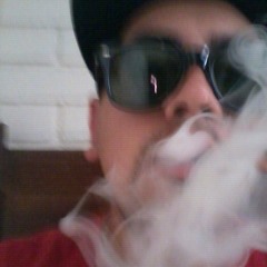 arielairles ojosrojos