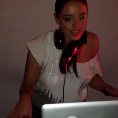 DJ Carrie B