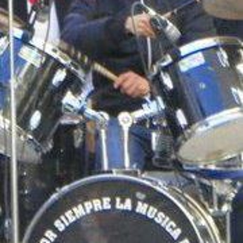 Stream Victor Hugo Zúñiga music Listen to songs, albums, playlists