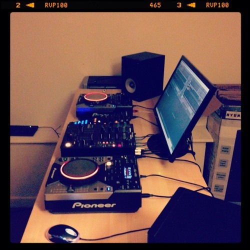 THIS WAY UP................HANDLE WITHCARE