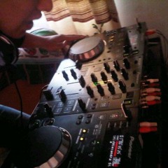 Dj santi herrera