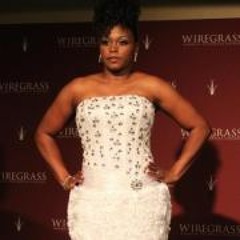 Tieka Phiniezy Skrine