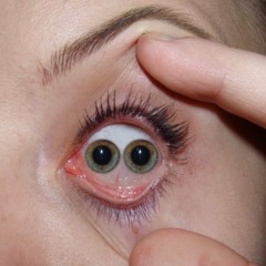 nOEyes (RITA MLHLLNDDRV)