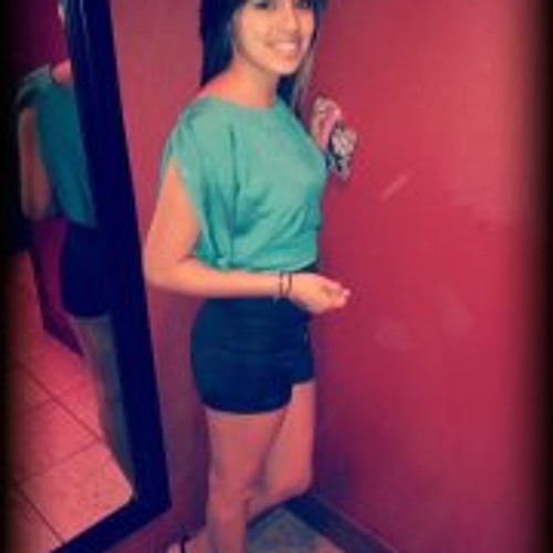 Stream Yesenia Yvonne music Listen to songs, albums, playlists for