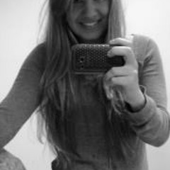 Priscila Borges 4
