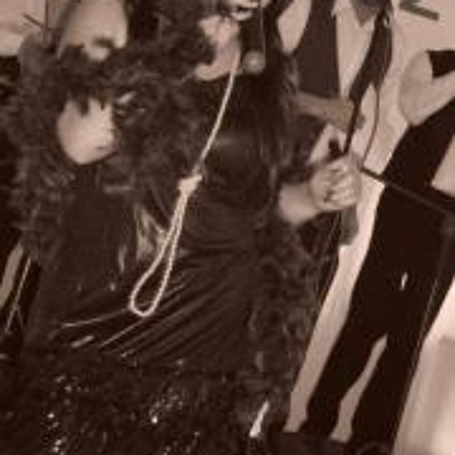 Stream Valentina Adriazola-Bizon music | Listen to songs, albums