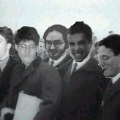 2002 Univerzalis pillanatragaszto