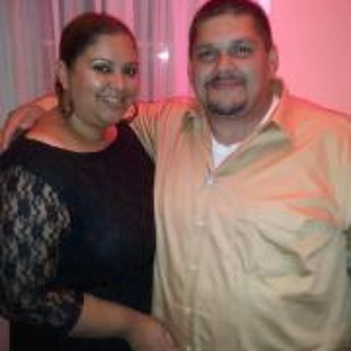 Stream Canta Gladys Bello. Cancion Aliviame (Letra de Morel) by