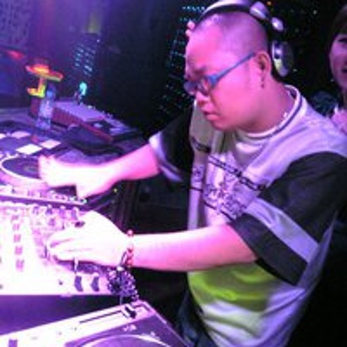 Tình Trong Cơn Mưa (pig Bee)