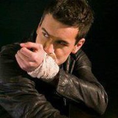 MaGii Siimpsoon FlOres