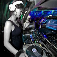 DJ Nichole_bb