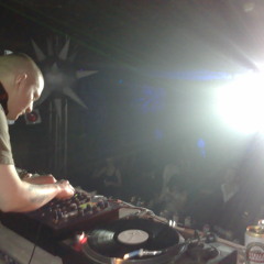 MIKE ANDREWS