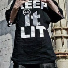 Smiley Loks Brown Crowd P