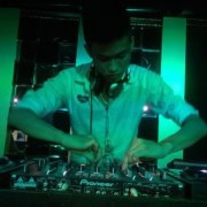 NHACVu Truong http://www.lizten.us/music/nhac-vu-truong-dj