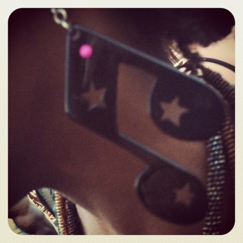 Slum Village feat Dwele   Hate or Love (J Dilla)