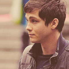 Bright - Stafrænn Hákon