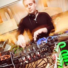 DJ-ME-HIGH-LOW