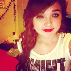 Saphyire ThinksUsuck