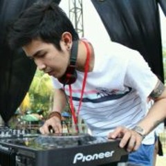 dj Adit Dee