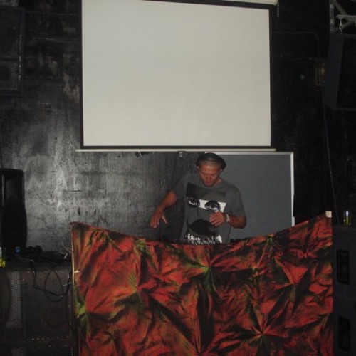 01-dj basement boy-jamaican (reverse bass hardstyle)