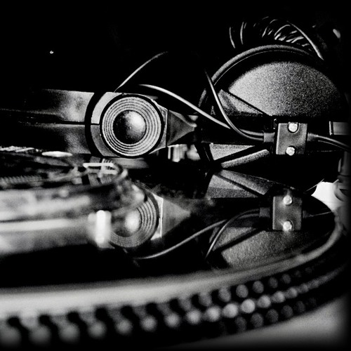 John Monkman and Liz Cass - Follow Me Feat Liz Cass (Original Mix)