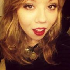 Jennette McCurdy Bra