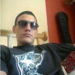 Roberto Morales 25